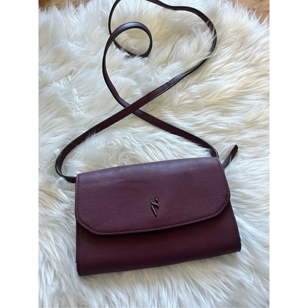 Simply Vera Vera Wang Ombre Red and Black Handbag wallet clutch crossbody